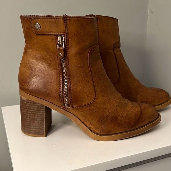 Women's Brown Cognac Western Wedge Heel Ankle Booties - Picture 1 of 9